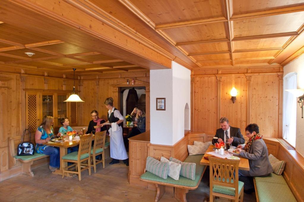 Hotel Weisses Ross Мариенберг Экстерьер фото